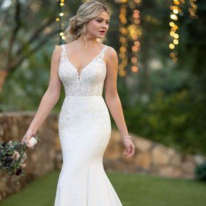 Essense of Australia Wedding Dress Style D2679 (Never Worn)